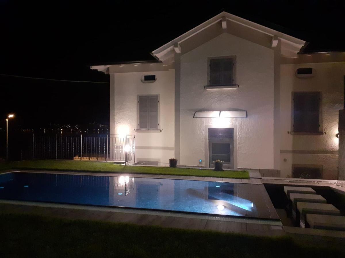 Lescen White Residence - Lake View เลซเซโน ภายนอก รูปภาพ
